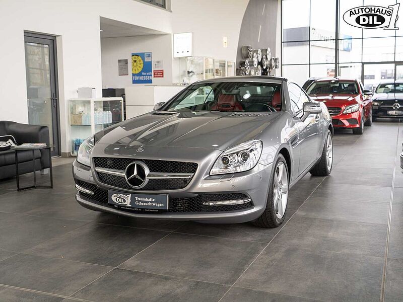 Mercedes-Benz SLK 250 BlueEFF. 7G-T *LEDER*MEMORY*PANO*1.HD*