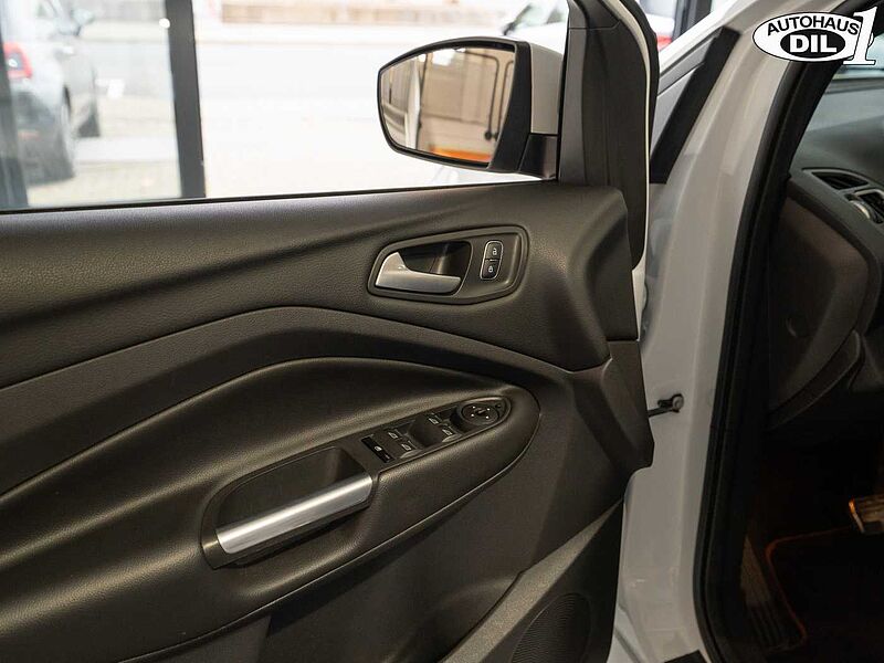 Ford Kuga EcoBoost  4x4  *Facelift*