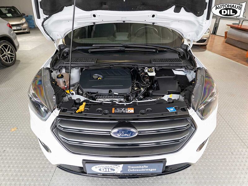 Ford Kuga EcoBoost  4x4  *Facelift*