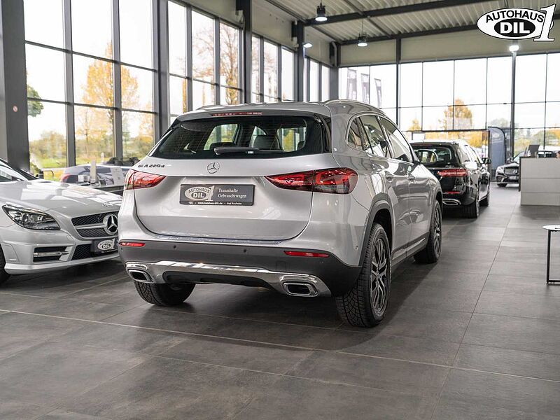 Mercedes-Benz GLA 220 d 8G-DCT *R-KAMERA*DISTR. +*CARPLAY*
