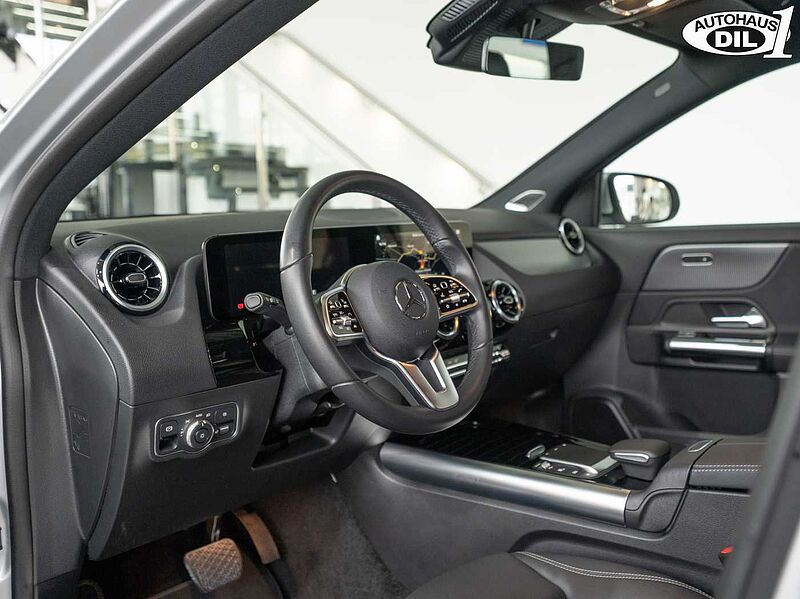 Mercedes-Benz GLA 220 d 8G-DCT *R-KAMERA*DISTR. +*CARPLAY*