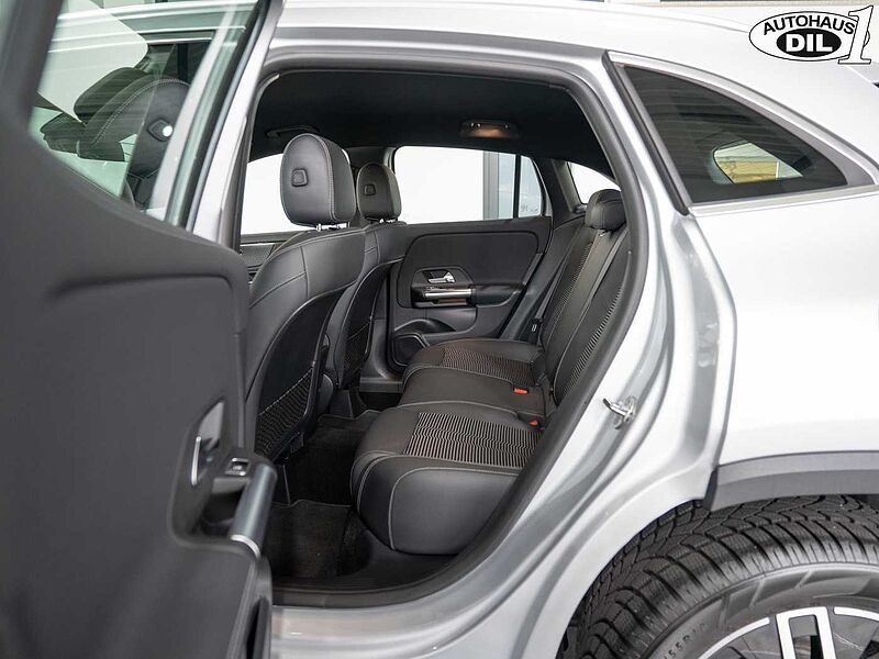 Mercedes-Benz GLA 220 d 8G-DCT *R-KAMERA*DISTR. +*CARPLAY*