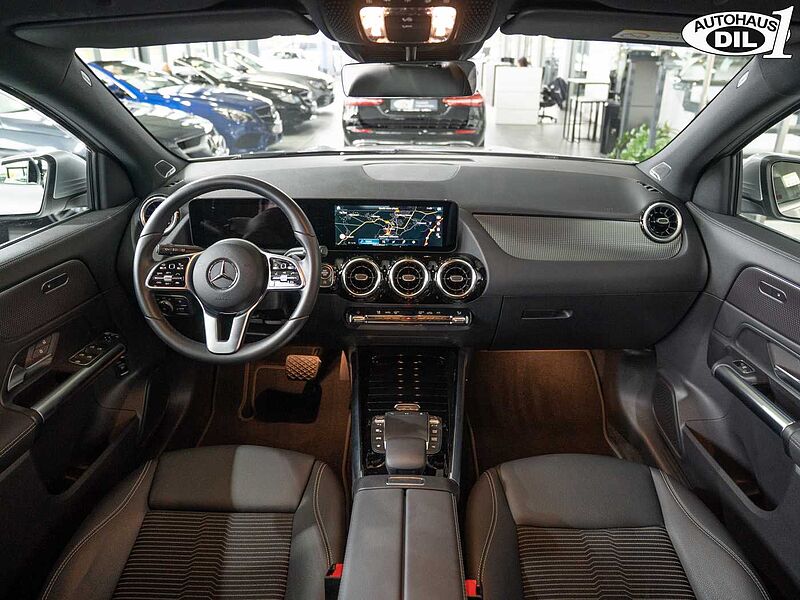 Mercedes-Benz GLA 220 d 8G-DCT *R-KAMERA*DISTR. +*CARPLAY*