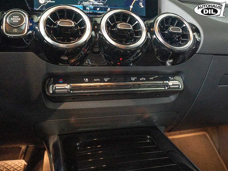 Mercedes-Benz GLA 220 d 8G-DCT *R-KAMERA*DISTR. +*CARPLAY*
