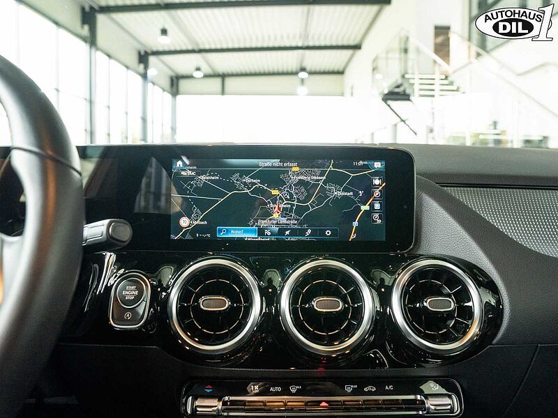 Mercedes-Benz GLA 220 d 8G-DCT *R-KAMERA*DISTR. +*CARPLAY*