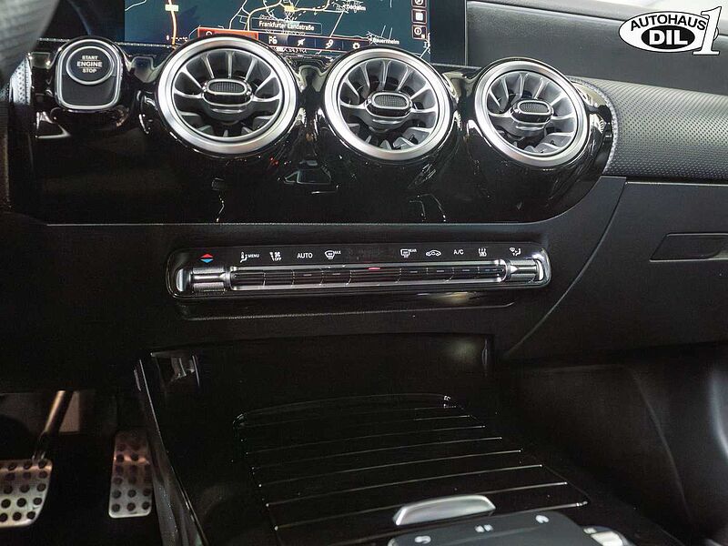 Mercedes-Benz A 250 e 8G-DCT *AMG-STYLING*NIGHT*