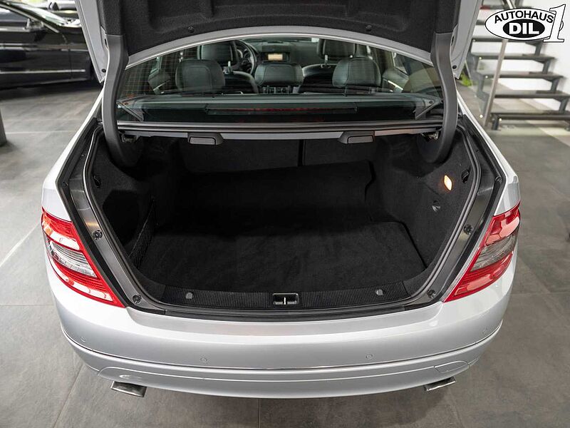 Mercedes-Benz C 300 4Matic *Avantgarde* Leder* V6 *7-Gang*