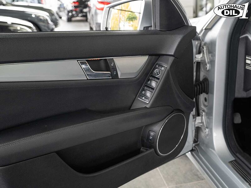 Mercedes-Benz C 300 4Matic *Avantgarde* Leder* V6 *7-Gang*
