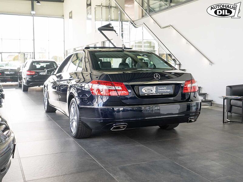 Mercedes-Benz E 500 *PANO*DISTR. +*AIRMATIC*SCHECKHEFT*