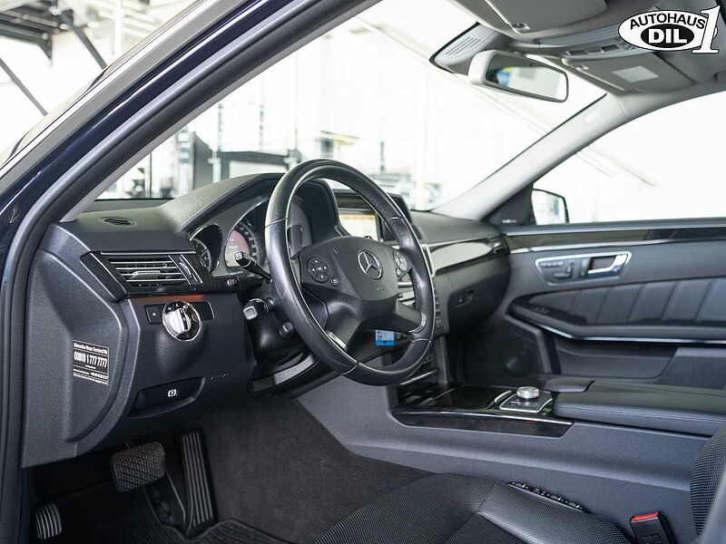 Mercedes-Benz E 500 *PANO*DISTR. +*AIRMATIC*SCHECKHEFT*
