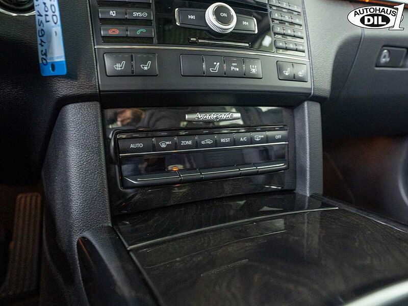 Mercedes-Benz E 500 *PANO*DISTR. +*AIRMATIC*SCHECKHEFT*