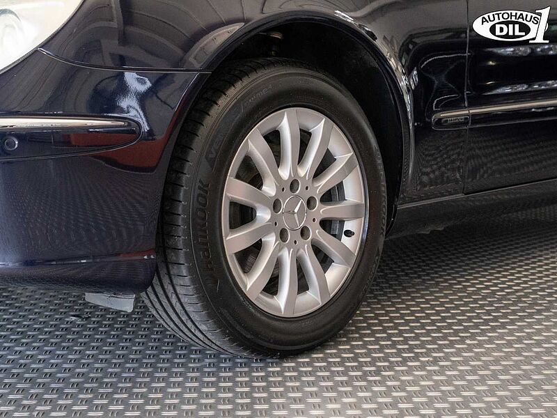 Mercedes-Benz E 240 T Elegance *XENON*PARKTRONIC*