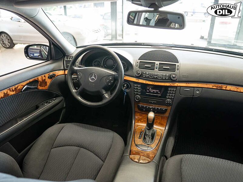 Mercedes-Benz E 240 T Elegance *XENON*PARKTRONIC*