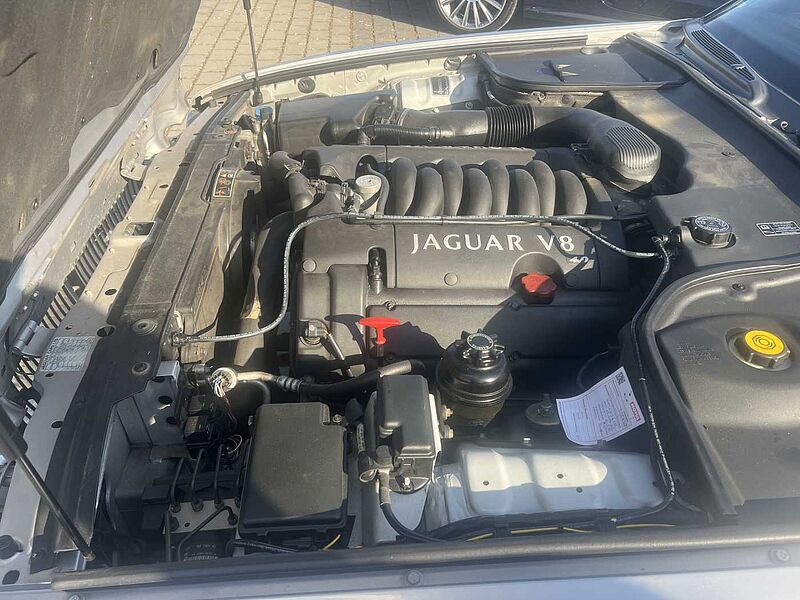 Jaguar XJ 8 *GSD*V8*PDC-HI*